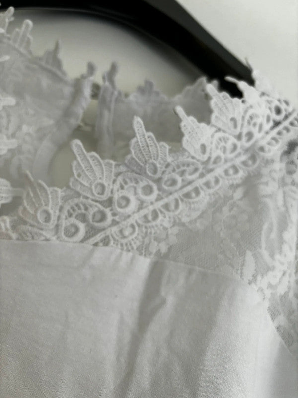 White t shirt lace detail
