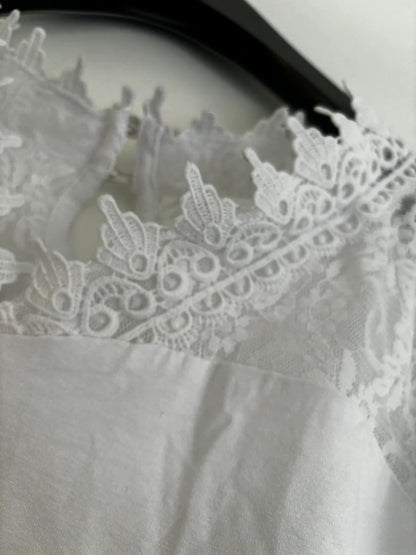 White t shirt lace detail