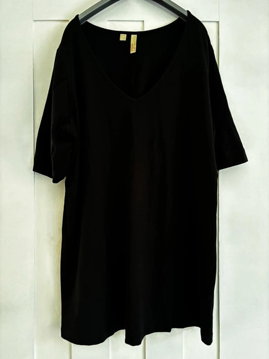 Black t shirt dress