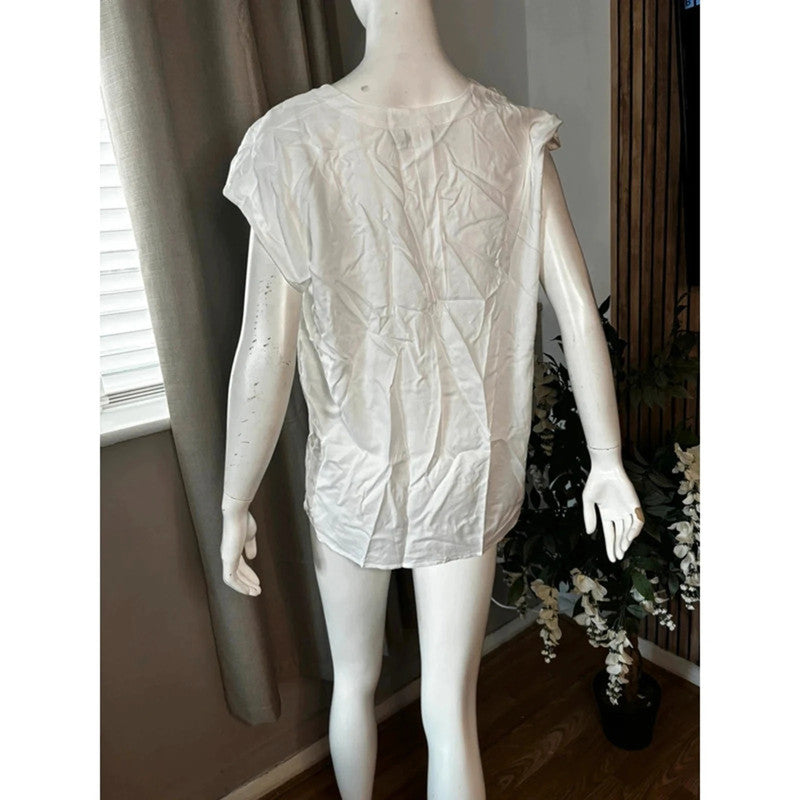 White v neck blouse